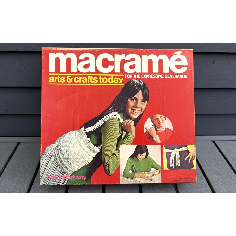 Vintage Hasbro seventies Arts and Crafts Today Macrame kit 1971 in orig box